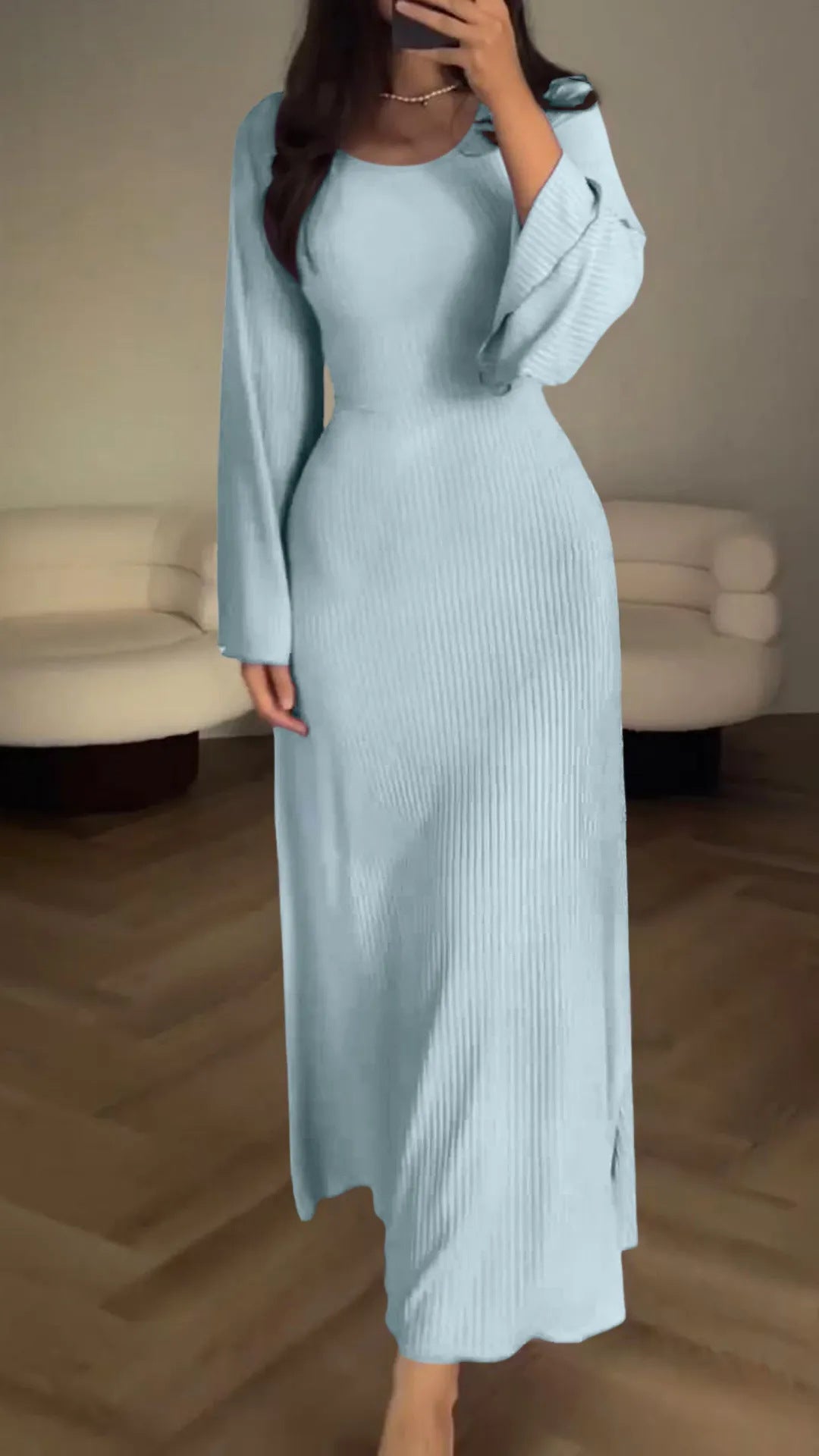 Robe élégante en maille à taille nouée